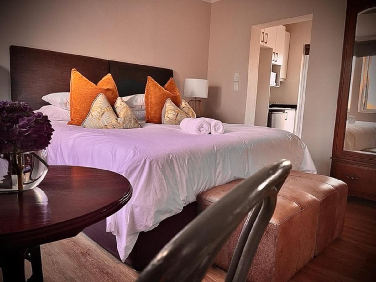66 On Monzali 4 Star Luxury Guesthouse Hilton Eksteriør billede